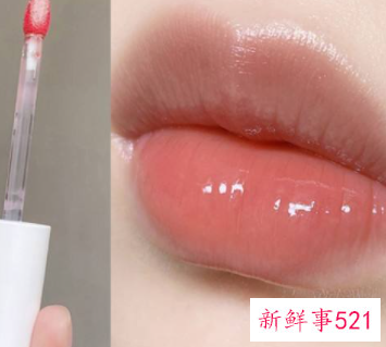 女人的包包里总会装着这么一支心爱之物