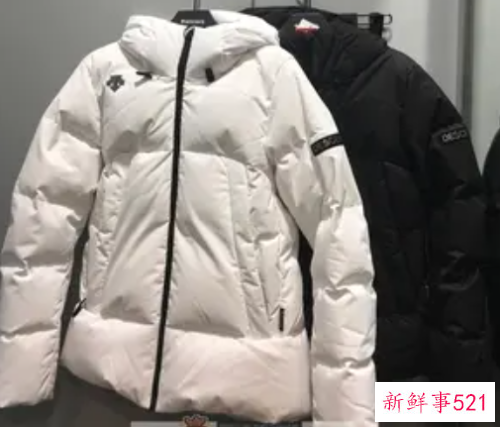 羽绒服搭配什么鞋子