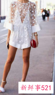 连体短裤搭配什么鞋