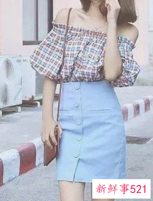 黑色凉鞋搭配什么裙子