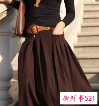 咖色半身裙搭配什么颜色上衣好看