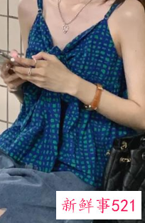 吊带和内衣可以一起穿吗