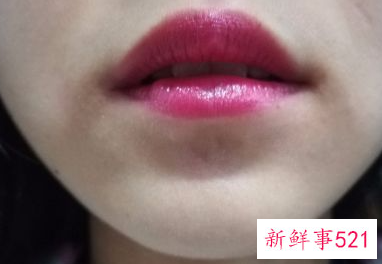 怎样涂抹唇釉显得好看
