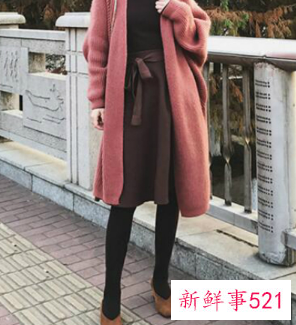 冬天裙子可以配什么棉服