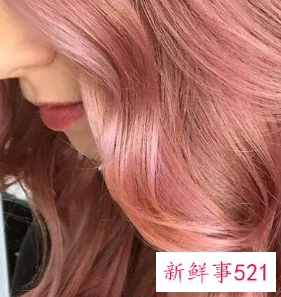 最显皮肤白的发色