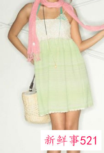 吊带和内衣可以一起穿吗