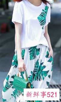 中年女士的半身冬裙