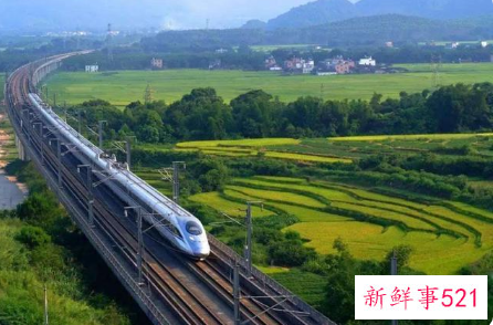 我国首辆旅游高铁有多牛