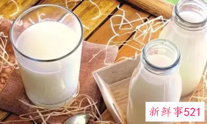 有一些牛奶喝着有塑料味