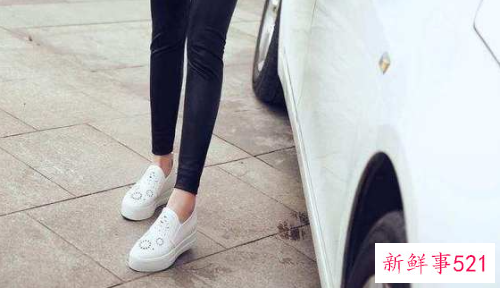 松糕鞋配什么裤子好看