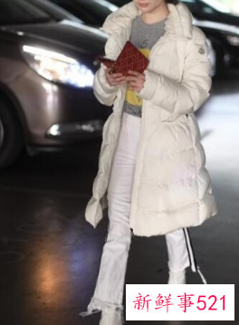 小款羽绒服搭配什么裤子