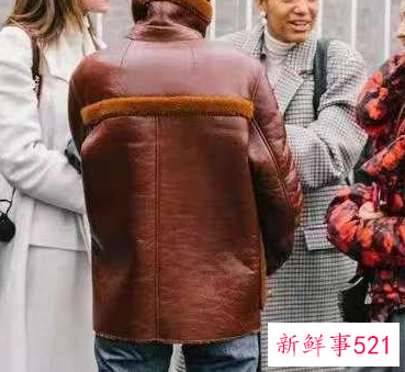 羽绒棉服配什么裤子