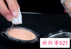 粉饼摔碎了如何修复