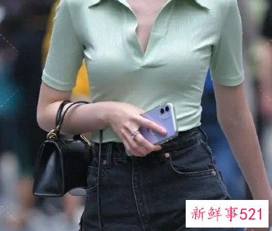 那种polo衫配黑色休闲裤子好看