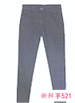 蓝色宽松上衣下身如何搭配