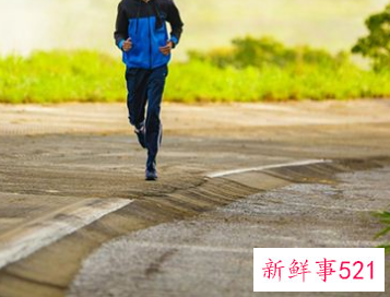 女人梦见自己在跑很累