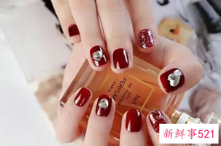 怀孕可不可以做美甲