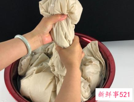 怎样清洗羽绒服又干净又简单