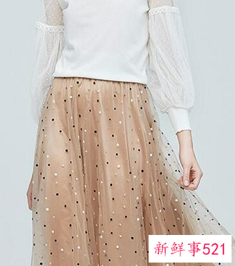 半身裙杏色要搭配什么上衣好