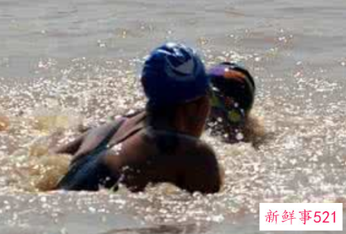 梦见水中殴斗什么意思