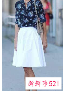 夏季半身裙配什么上衣