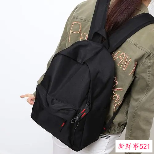 黑色背包怎么搭配