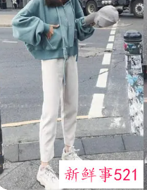 女生束脚裤配什么鞋子