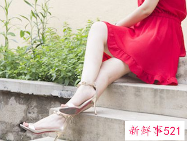 鞋跟多高显腿长