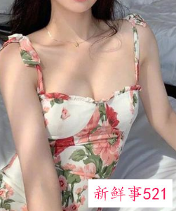 吊带露肩怎么穿