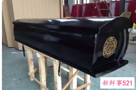 梦见家里躺着死人是什么意思