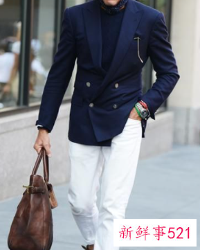 男生蓝色搭配什么颜色好看