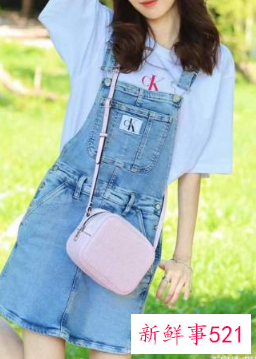 牛仔吊带裙怎么穿