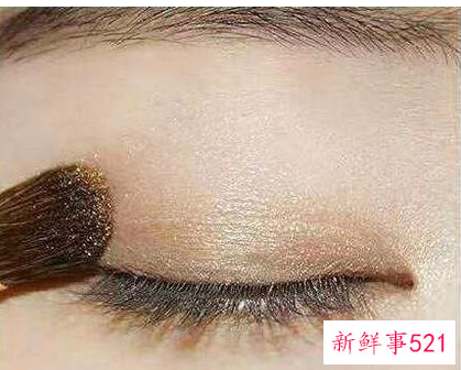 新手化妆者怎么画眼影