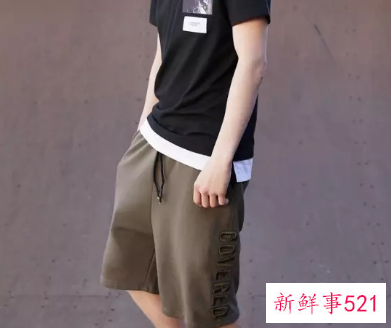 那种polo衫配黑色休闲裤子好看