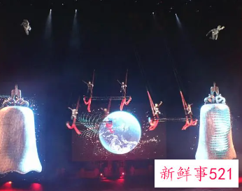 梦见很多人在舞台上表演