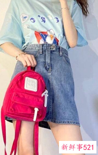 蓝色牛仔裙可以配什么衣服