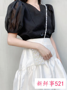 夏季半身裙配什么上衣