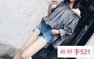 吊带露肩怎么穿