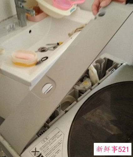 洗衣机里面的脏东西怎样清理怎么拆