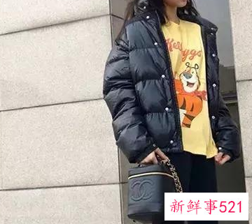 羽绒棉服配什么裤子