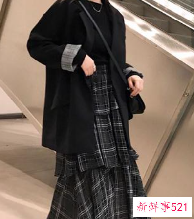 半身长裙配什么外套