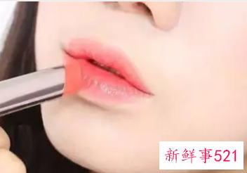 唇部化妆技巧