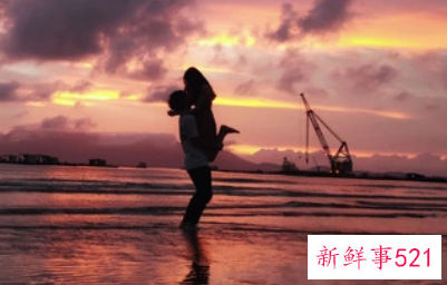 追一个陌生的女孩短句