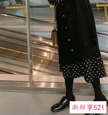 夏天穿长裙配什么鞋子女