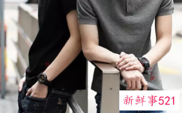 那种polo衫配黑色休闲裤子好看