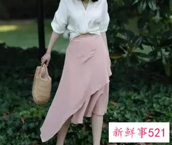 半身裙和连衣裙哪个更好看
