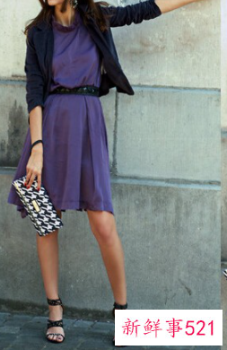 紫色连衣裙配什么颜色袜子