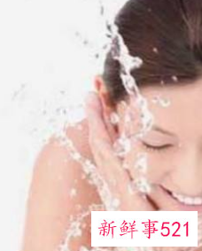 面部水疗用什么水好