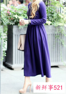紫色连衣裙配什么颜色袜子
