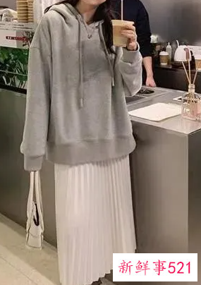 冬天穿裙子配什么外套好看